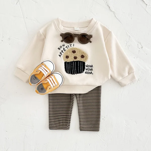 Embroidered Winter Snack Outfit for Kids